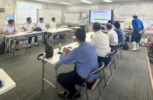 なにわ筋線の説明を受ける議員団