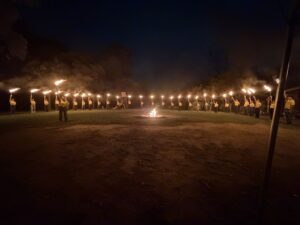 42日間の夏季活動を締めくくるキャンピィだいとうのセレモニーファイヤー