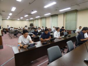 大阪維新の会大阪府議会議員団の政調会の会場風景