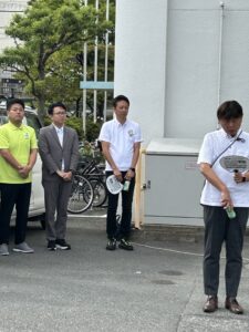 出発式に参加する土井かずよし
